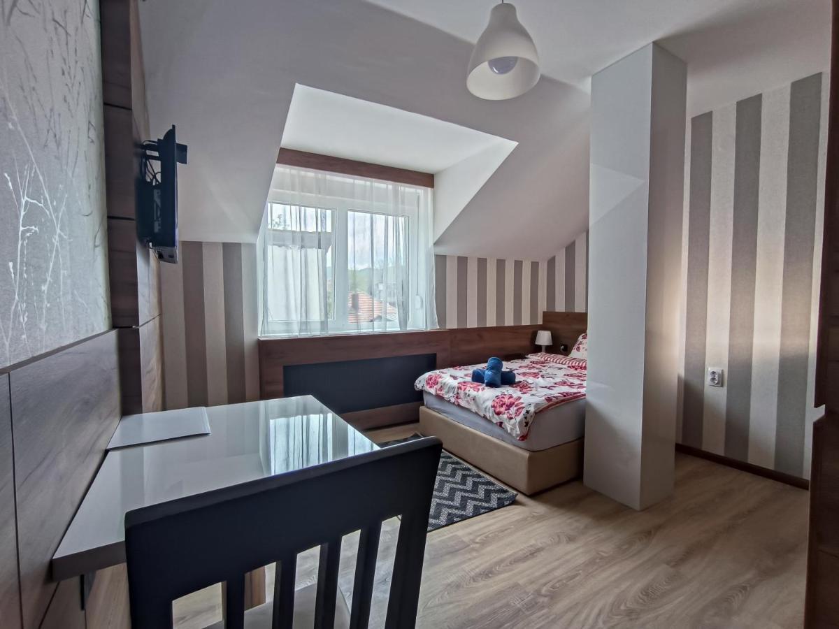 Studio Apartments Maksimovic Ni Eksteriør bilde