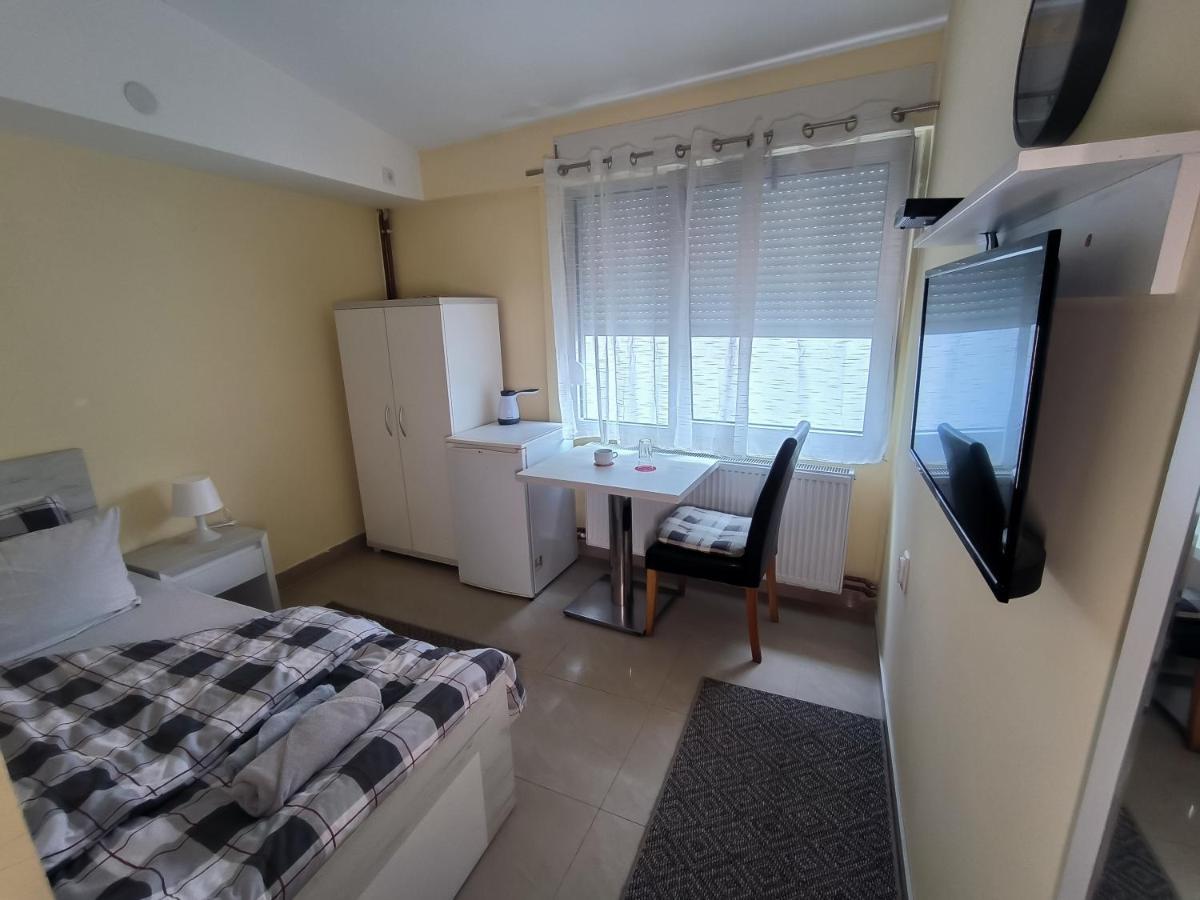 Studio Apartments Maksimovic Ni Eksteriør bilde