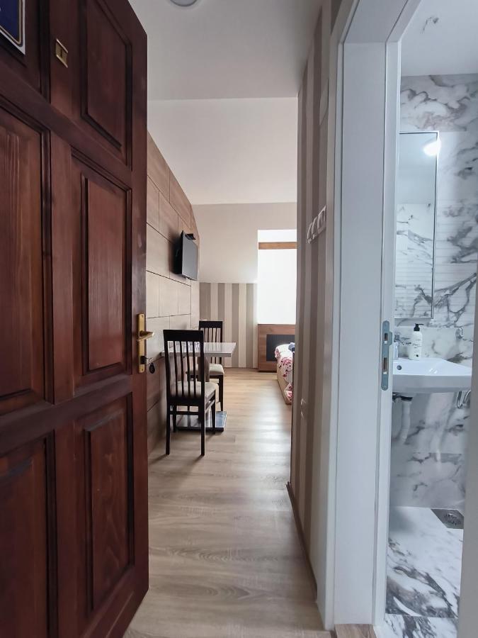 Studio Apartments Maksimovic Ni Eksteriør bilde