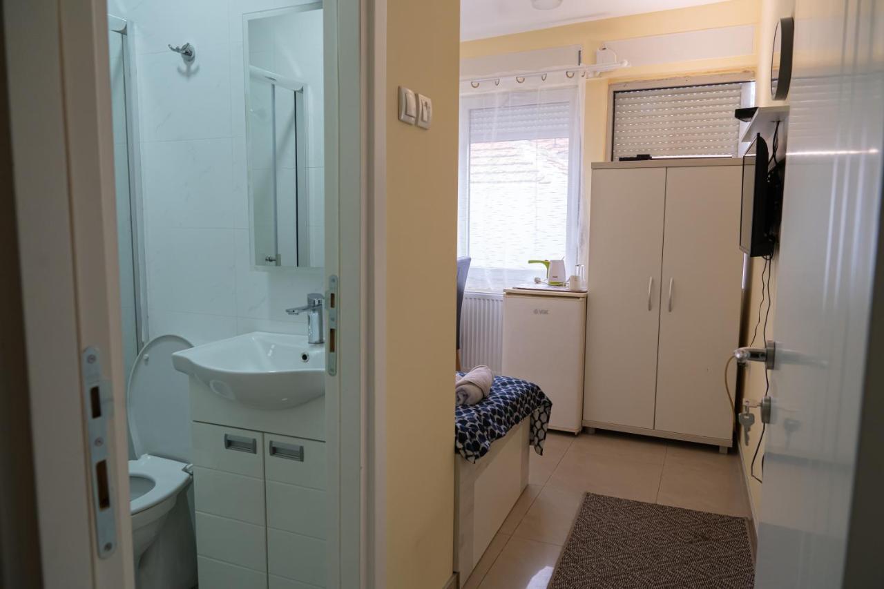Studio Apartments Maksimovic Ni Eksteriør bilde