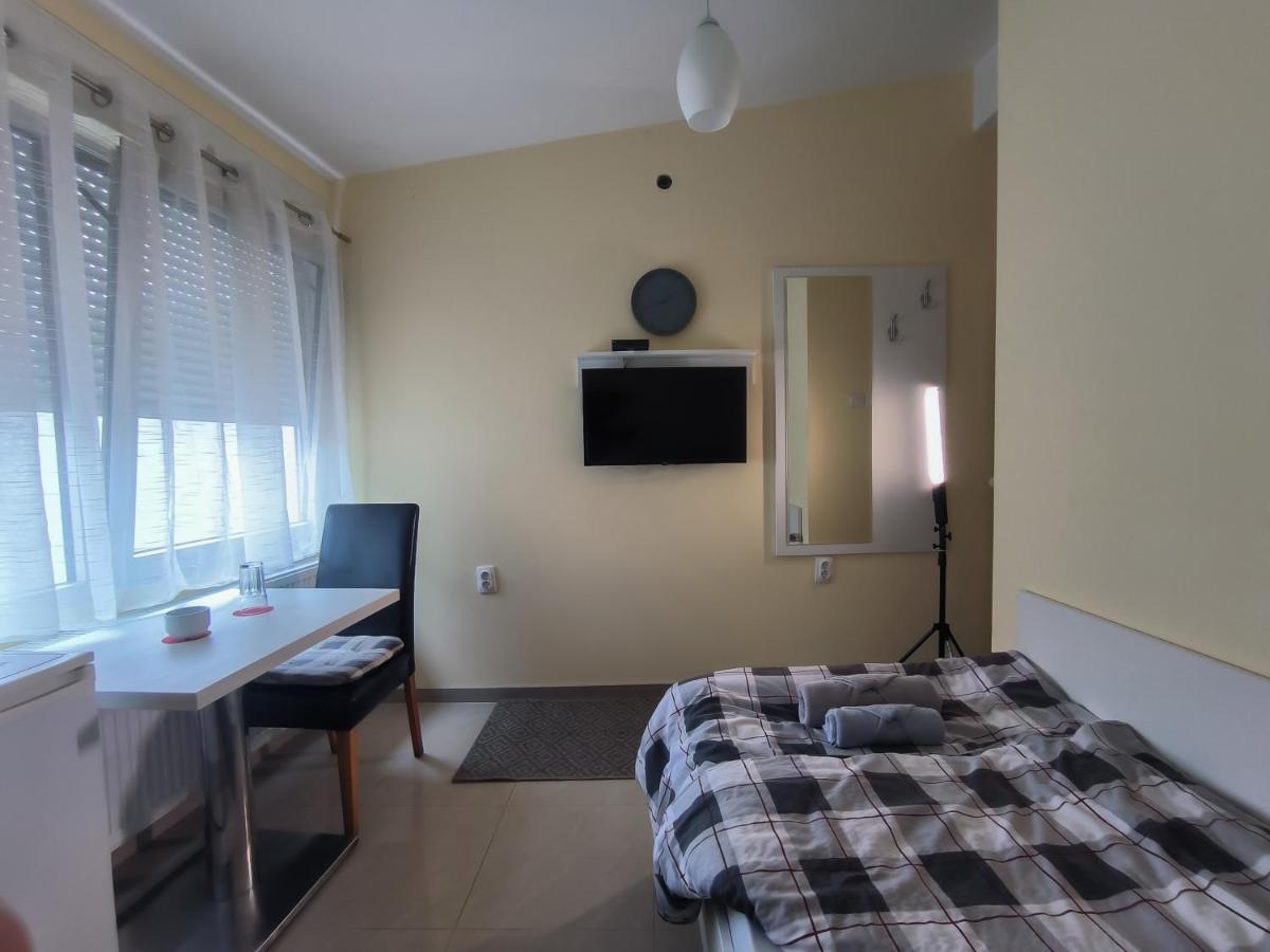 Studio Apartments Maksimovic Ni Eksteriør bilde