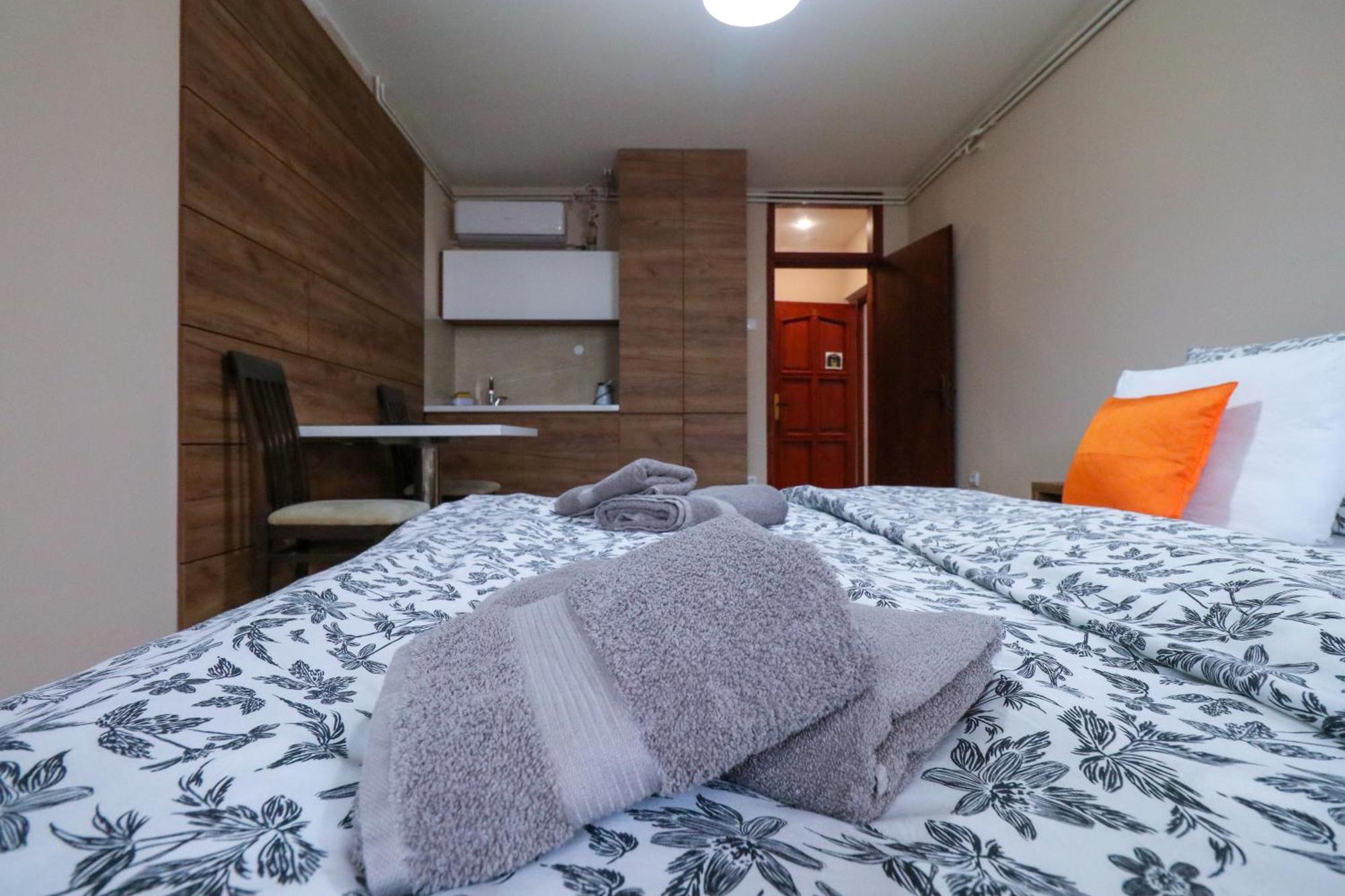 Studio Apartments Maksimovic Ni Eksteriør bilde