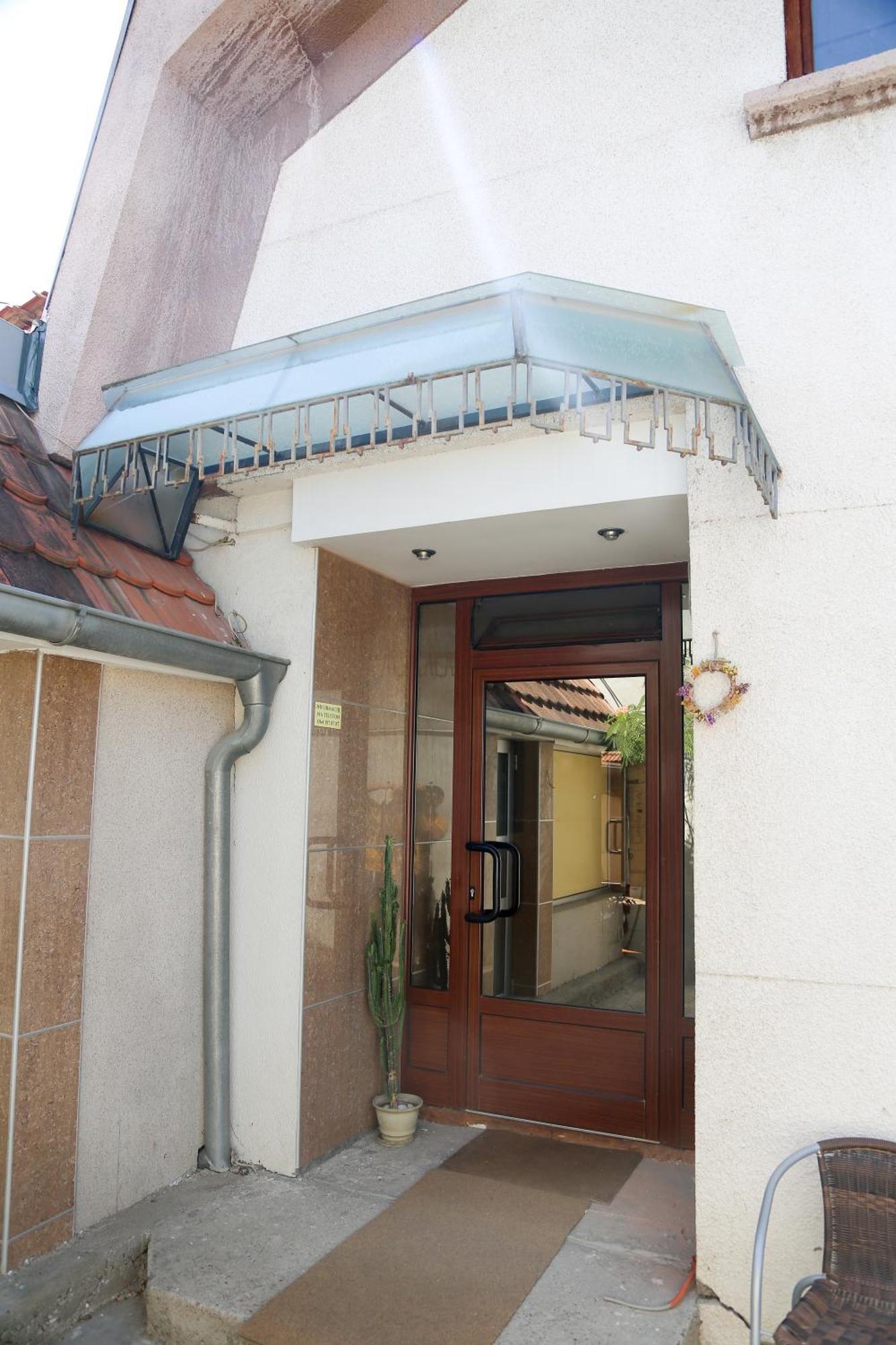 Studio Apartments Maksimovic Ni Eksteriør bilde