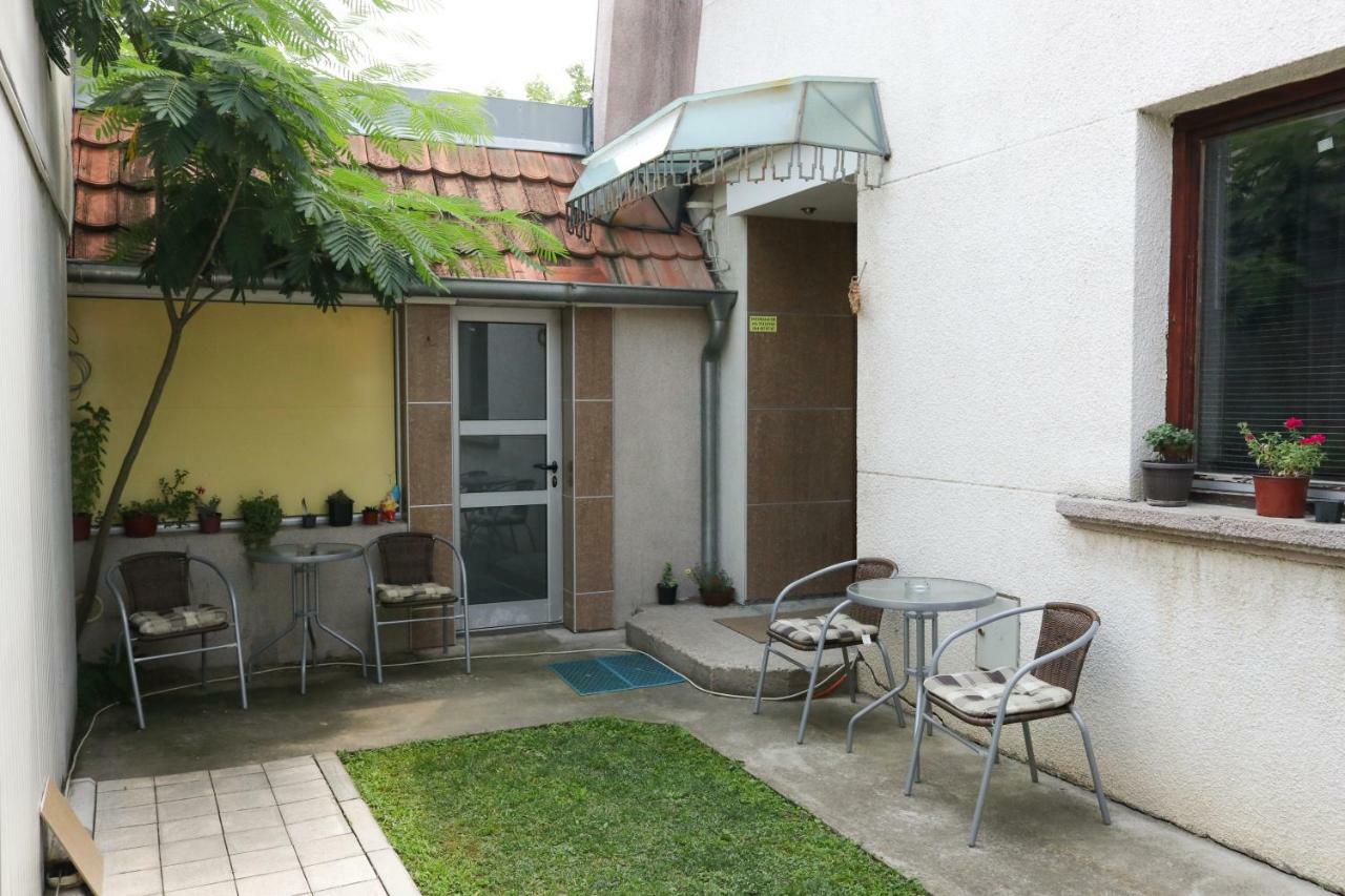 Studio Apartments Maksimovic Ni Eksteriør bilde